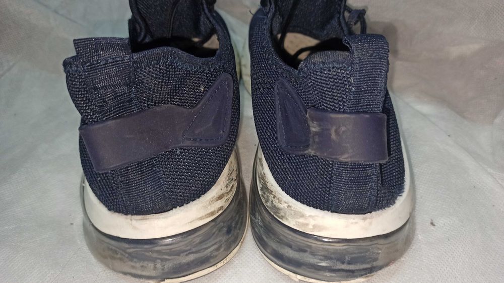 Летние кроссовки  в отличном состоянии