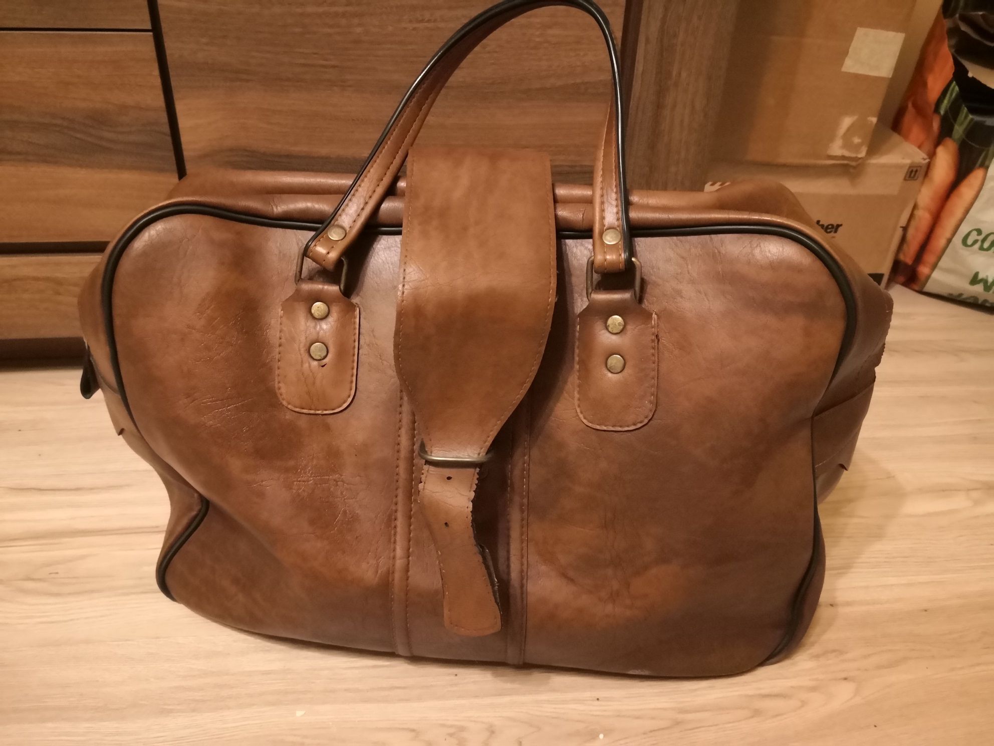 Torba, walizka w stylu PRL