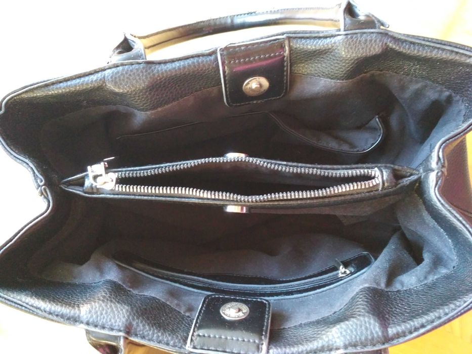 Klasyczna torebka czarna do ręki mieści A4 duża pojemna przegródki