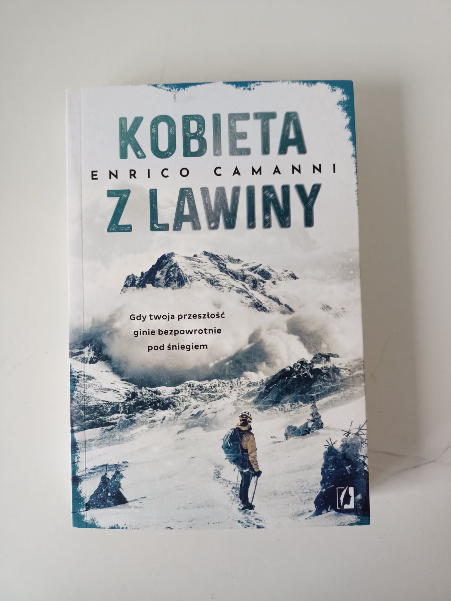 Enrico Camanni Kobieta z lawiny