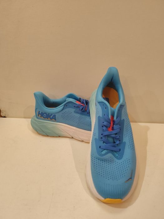 кроссовки Hoka Arahi 7
