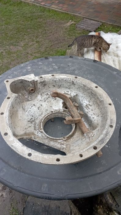 Продам шестерні кожух карбюратор