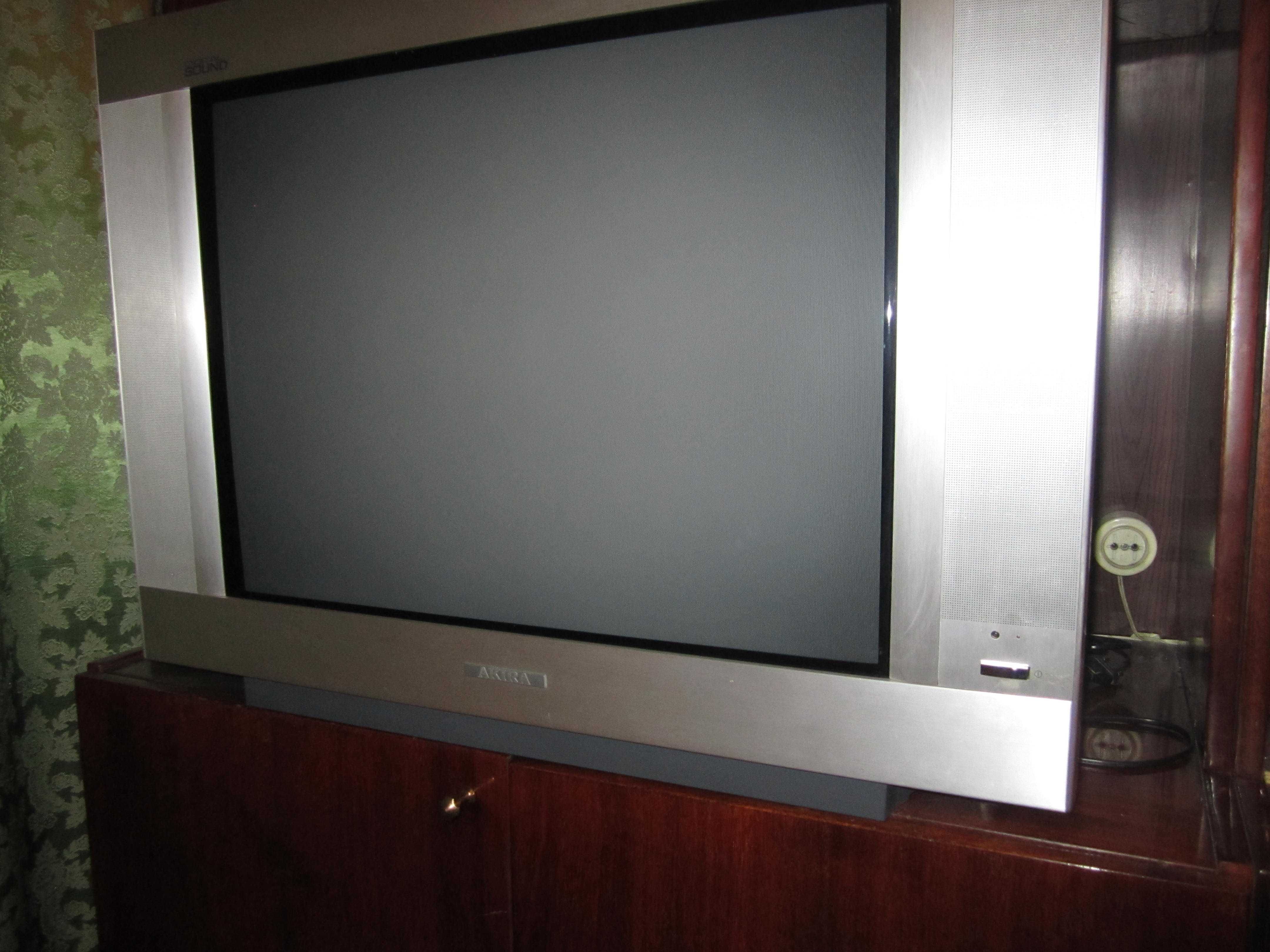 телевизор AKIRA 72cm