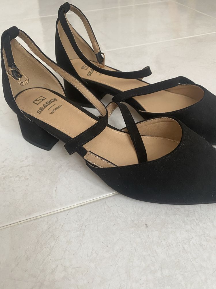 Sapato preto salto baixo - como novo