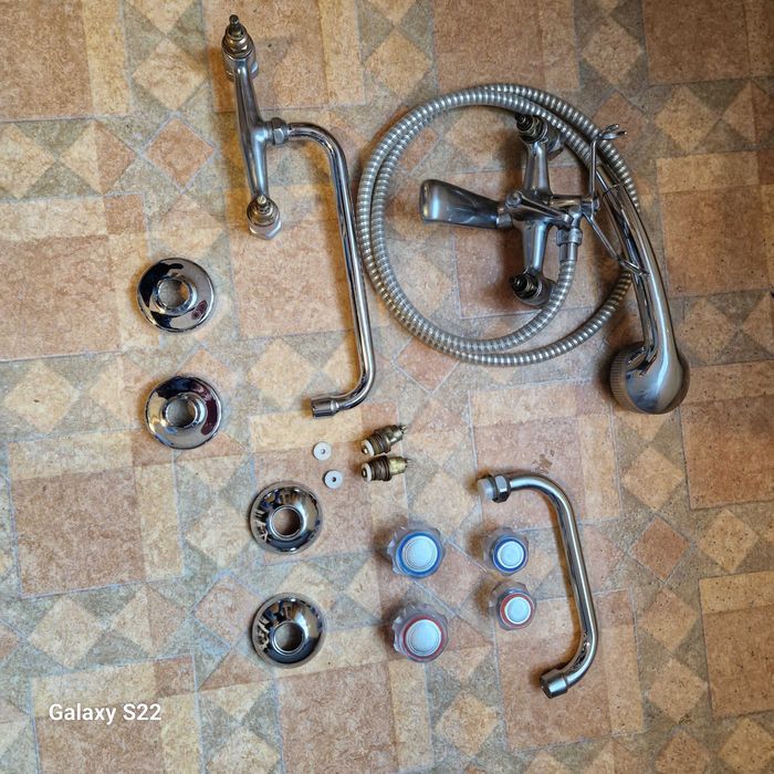 2  baterie  kuchenna  i łazienkowa *kółka obrotowe ..plus COŚ gratis