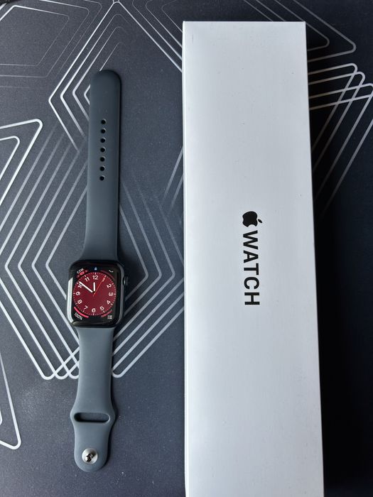 Apple Watch SE (2nd gen) 44 mm midnight aluminium