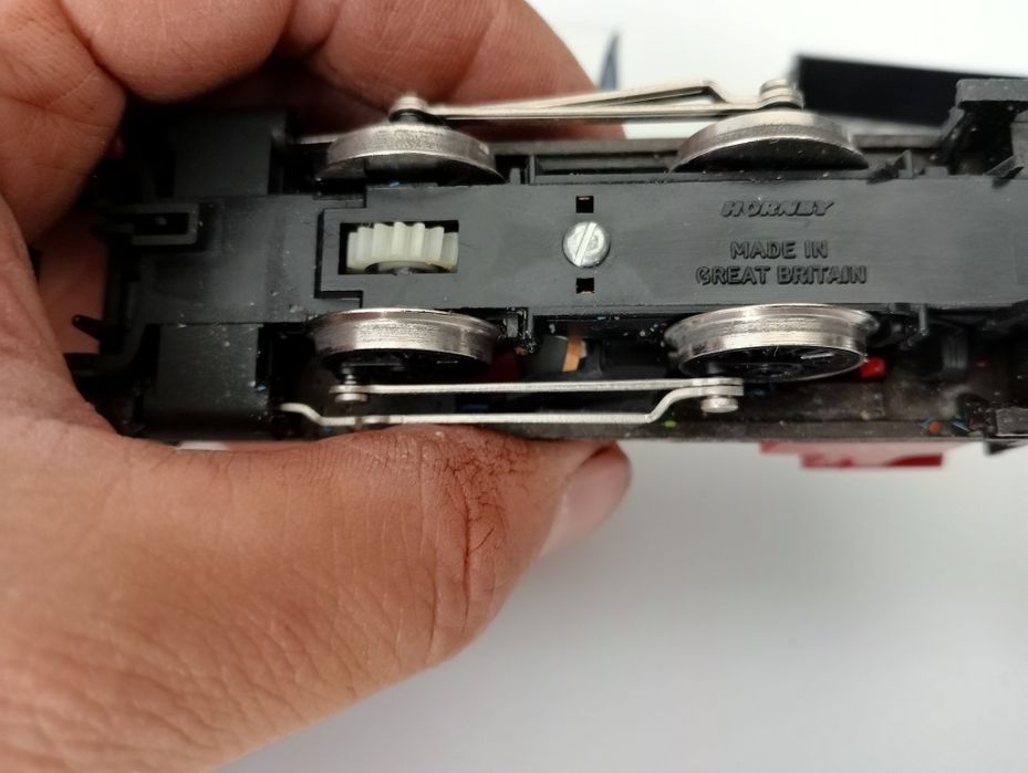 Comboio Hornby e carruagens