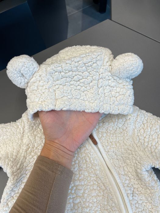 Kombinezon H&M rozmiar 62 kremowy misiu