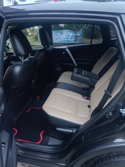 Toyota RAV 4 hybryda 2.5L 2018r. 141 tys. km bezwypadkowy