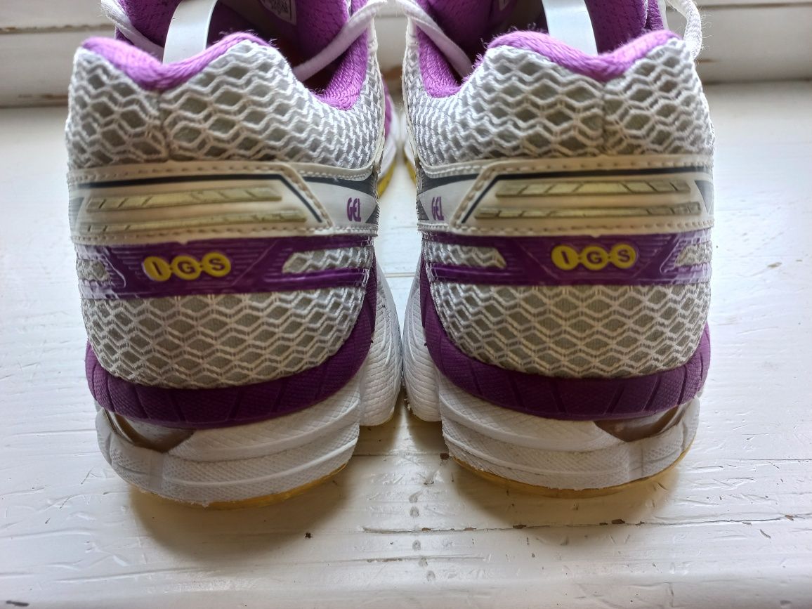 Кроссовки ASICS GT-2000 2. 38,5р.сост.отл.оригинал