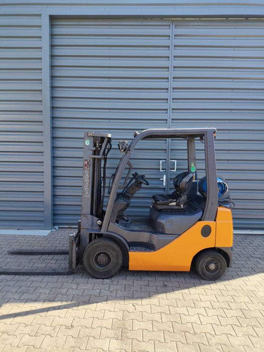 Wózek widłowy 1,8 tony TOYOTA LPG