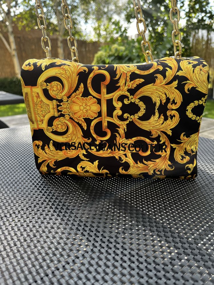 Torebka Versace Couture na łańcuszku