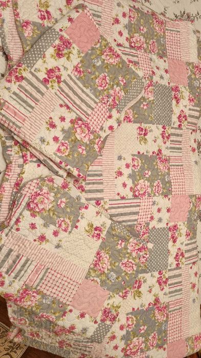 Colcha Cama Casal com Padrão Floral