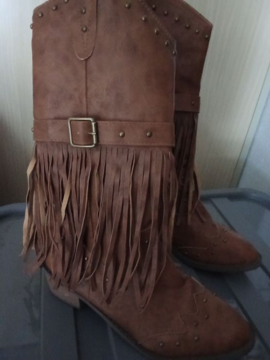 Botas texanas compradas na Temu