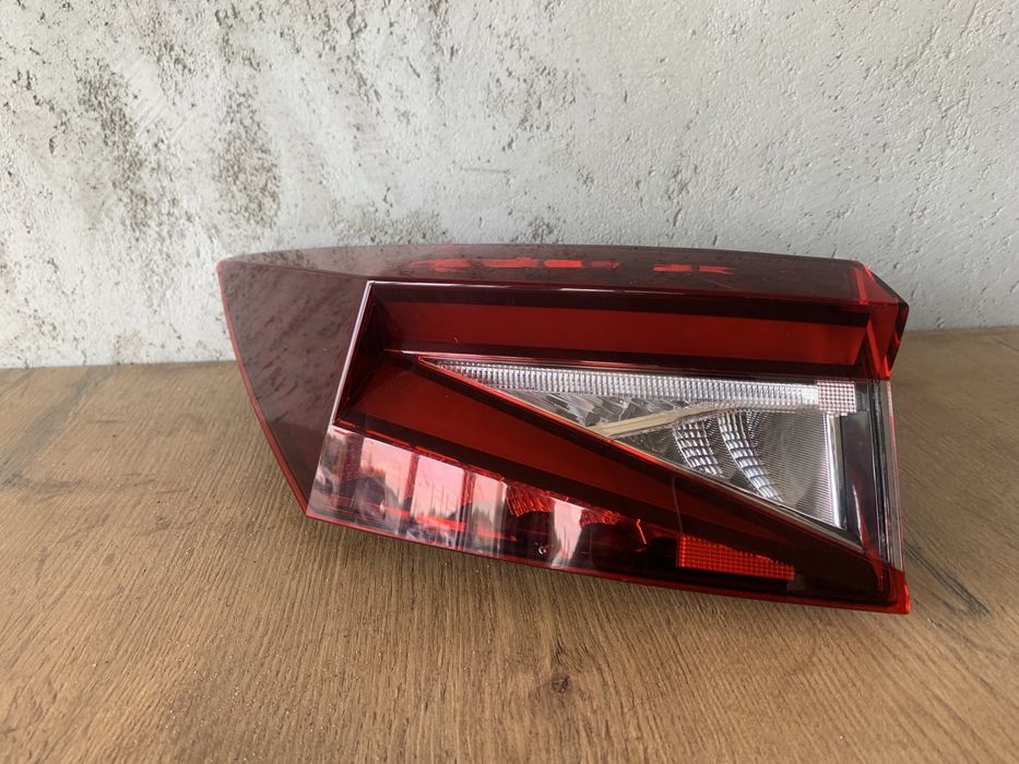 Skoda Enyaq iV lampa lewa tylna lewy tył LED Europa 2023 rok