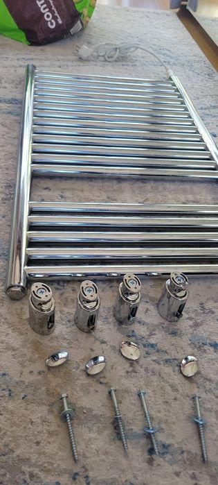 Toalheiro aquecido cromado elétrico – 220V/200W – estado impecável