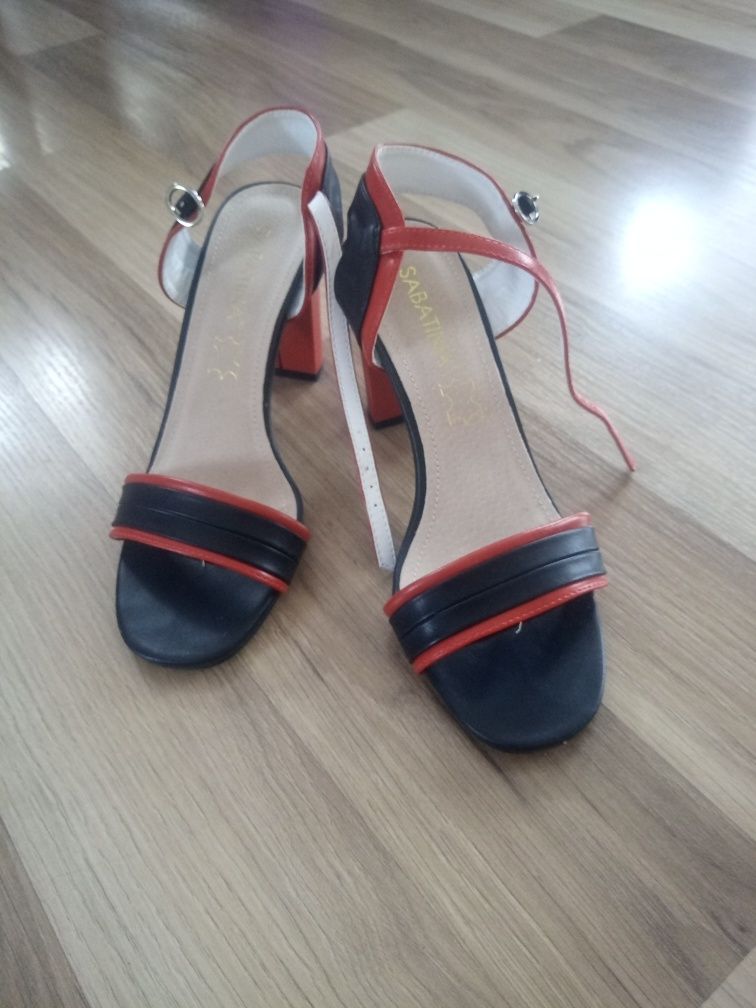 Buty na obcasie 37