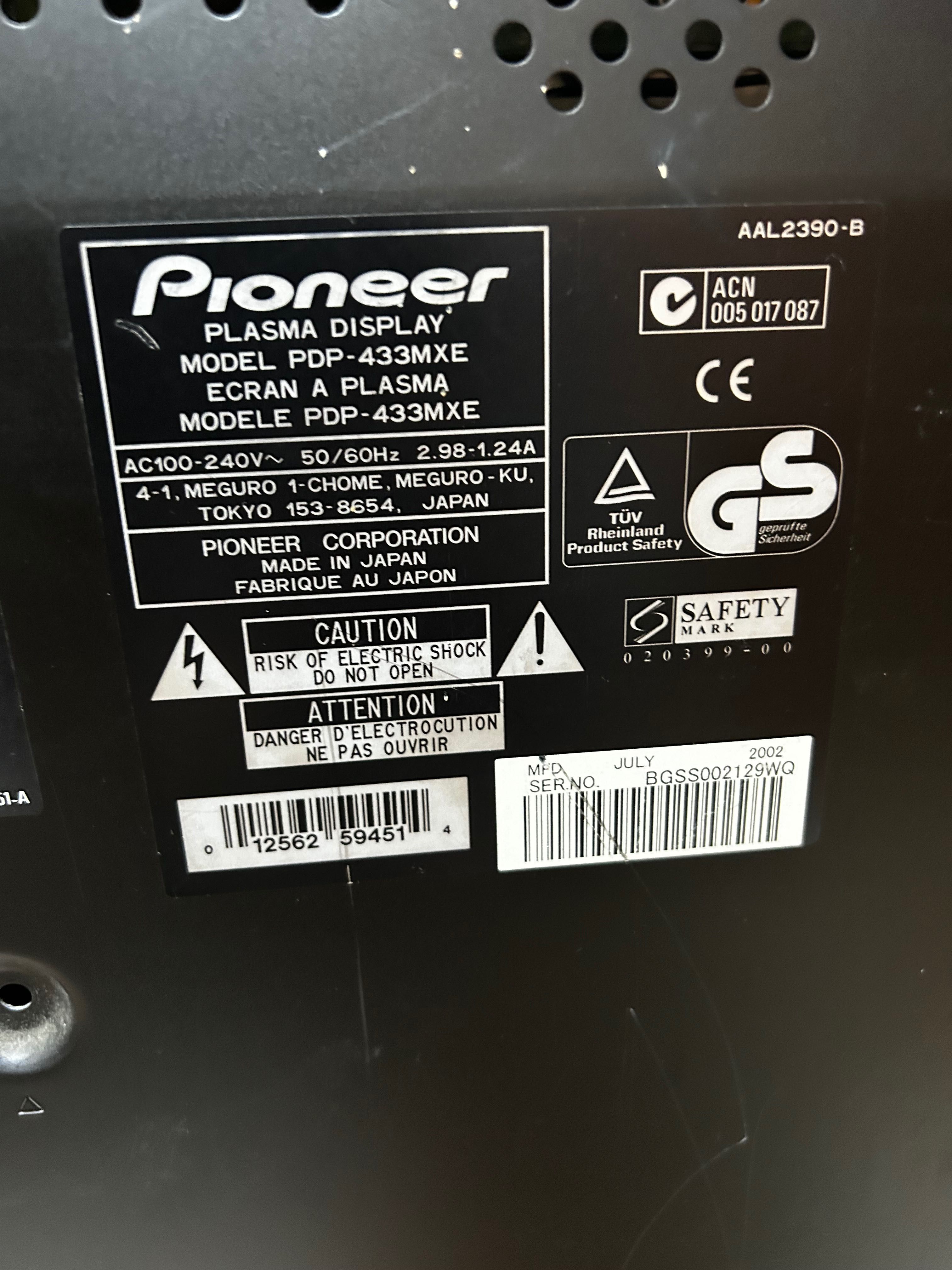 Плазмена панель Pioneer PDP-433MXE на деталі