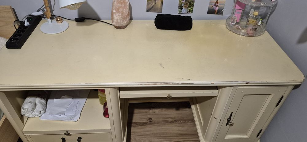 Stare, dawne,drewniane oryginalne biurko, toaletka