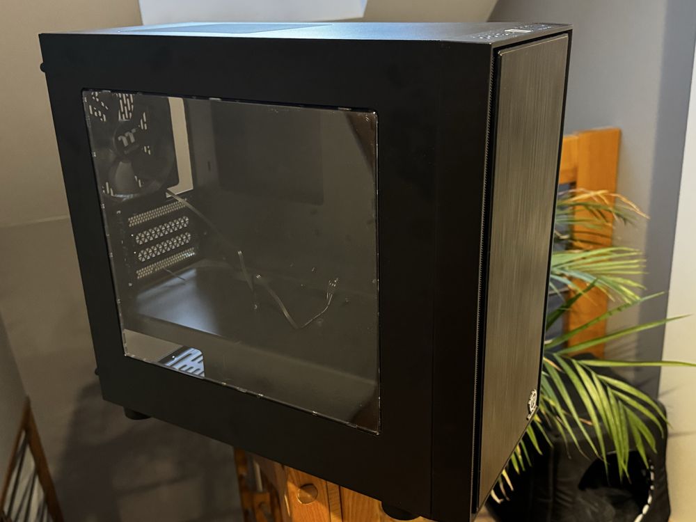Obudowa microATX Thermaltake Versa H17