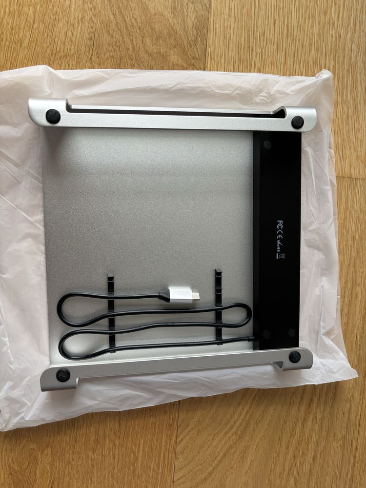 Stacja dokująca, stojak Satechi (USB-C, 3x USB-A, micro/SD, jack port)