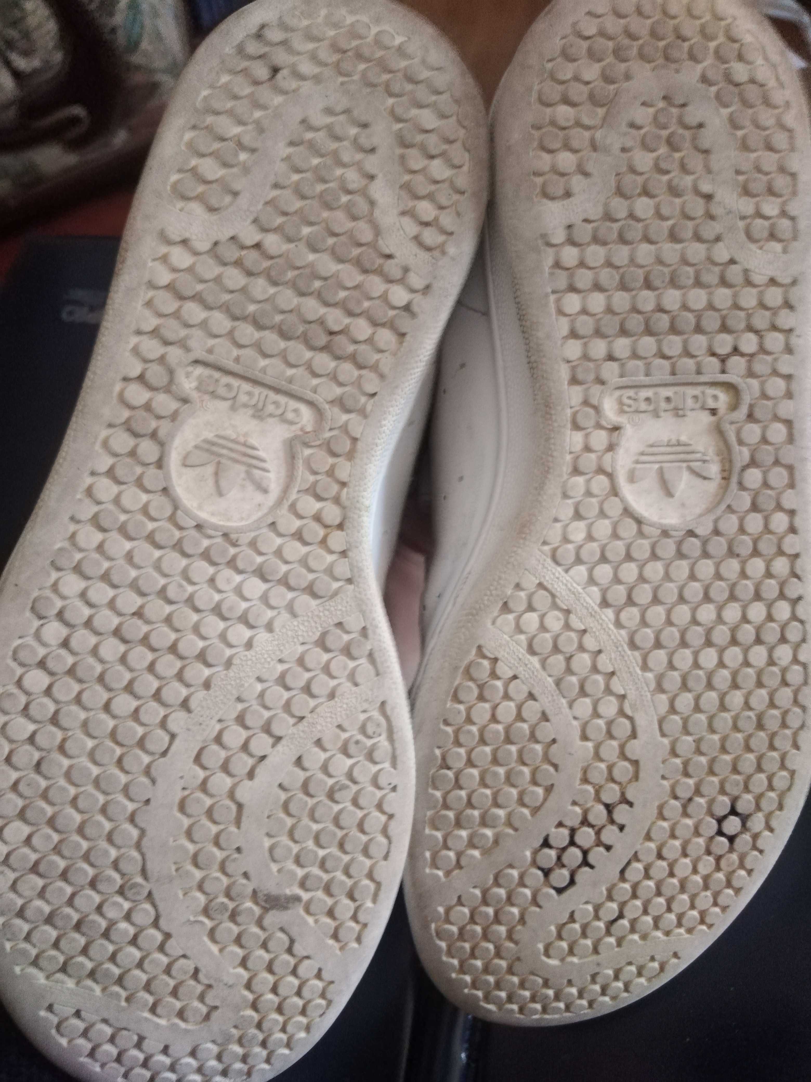 Sapatilhas Adidas tamanho 35 em bom estado oferta de portes de envio