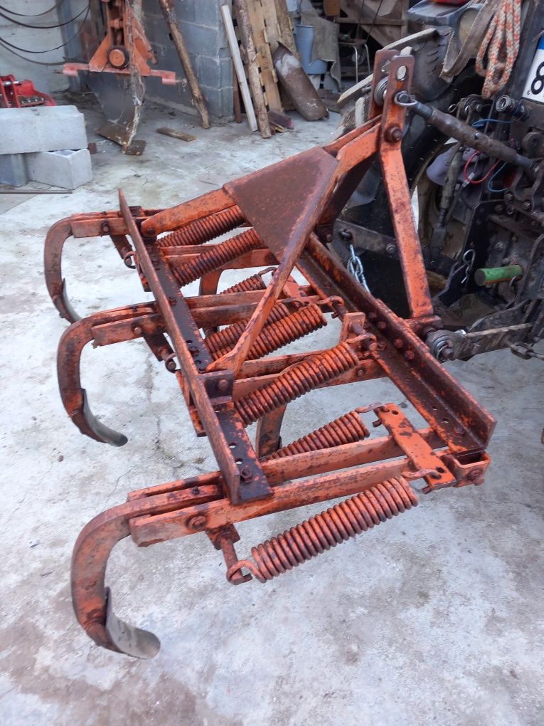 Escarificador trator