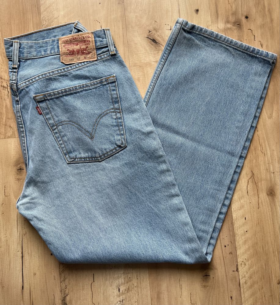 Levis  582 34/30 jasno niebieskie (pas  91-92cm)