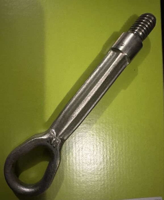 Буксирувальний гак BMW 7-Series F01/ БМВ 7 Серії Ф01