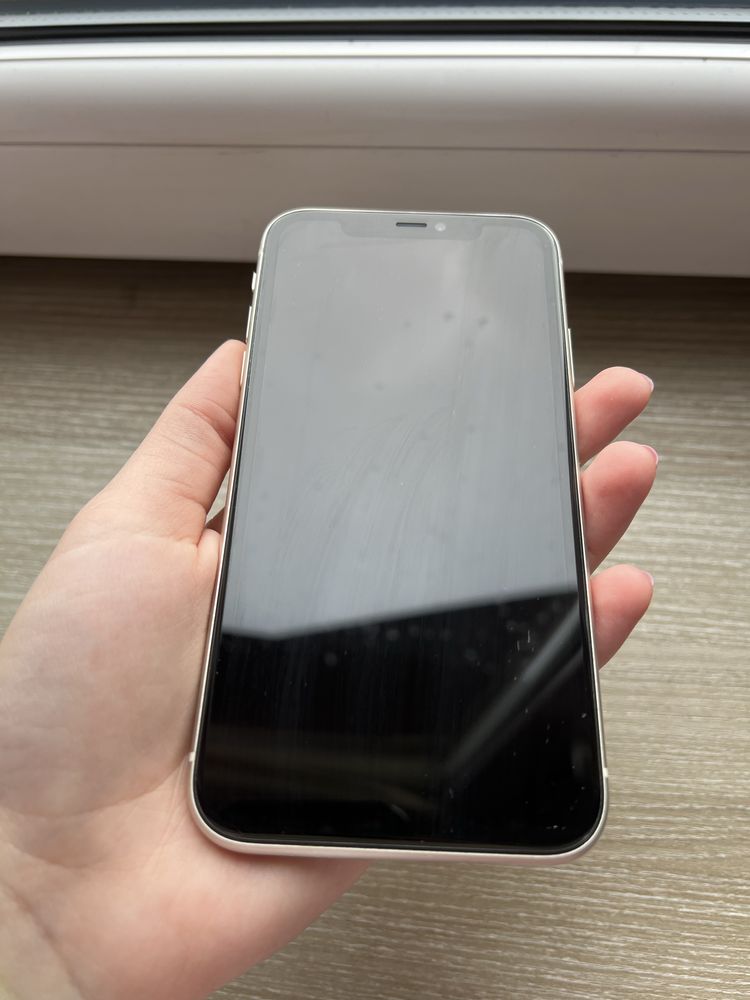 iPhone 11 biały 64gb