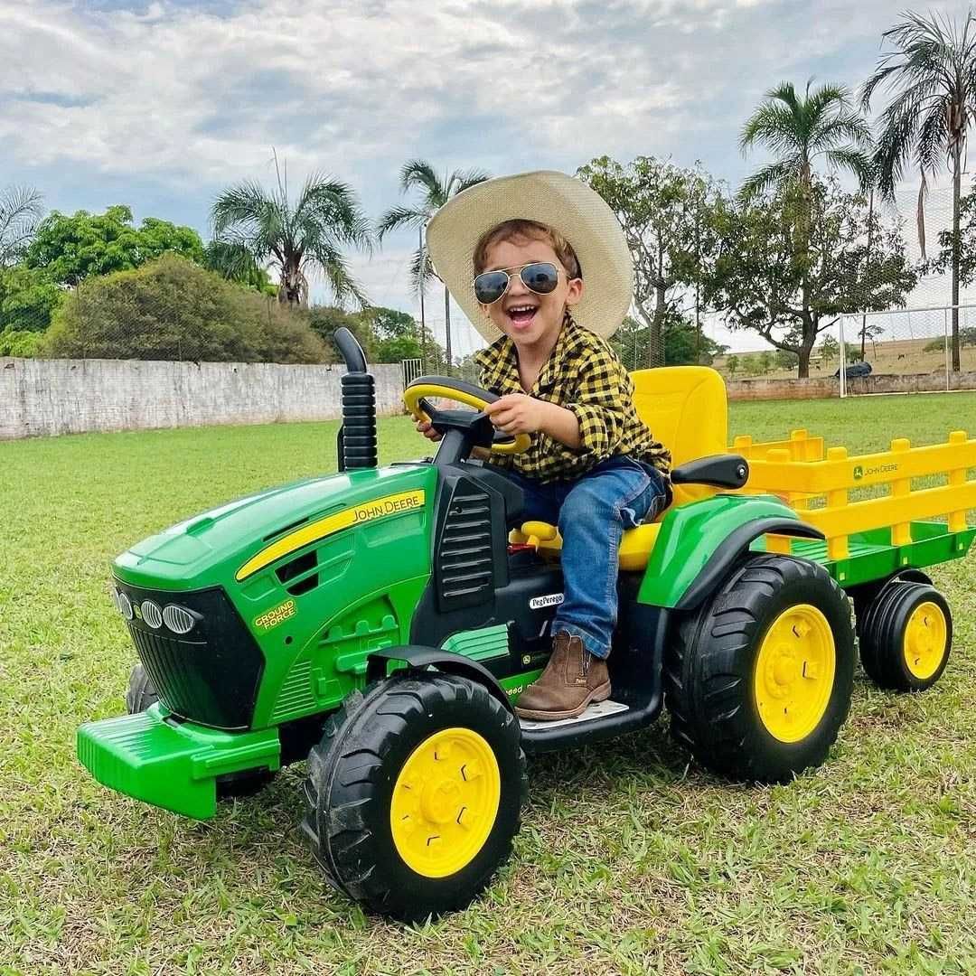 Nowe traktory na akumulator PEG PEREGO John Deere z przyczepka