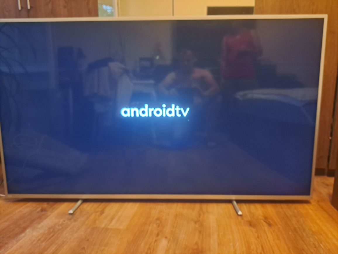 Telewizor 70 Cali Philips 70PUS8535 Ambilight