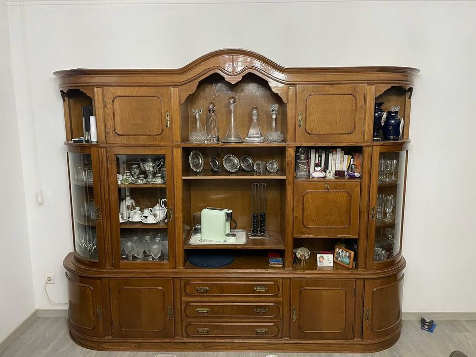 Móvel de sala de Jantar em Madeira