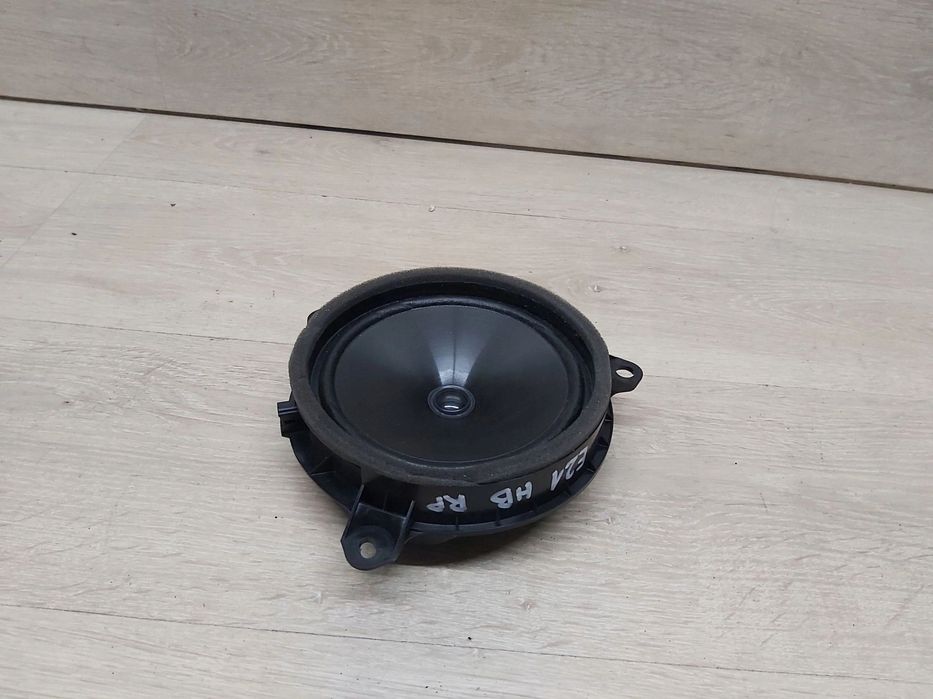 TOYOTA Corolla E21 Yaris IV Cross głośnik drzwi przód 86160-0D450