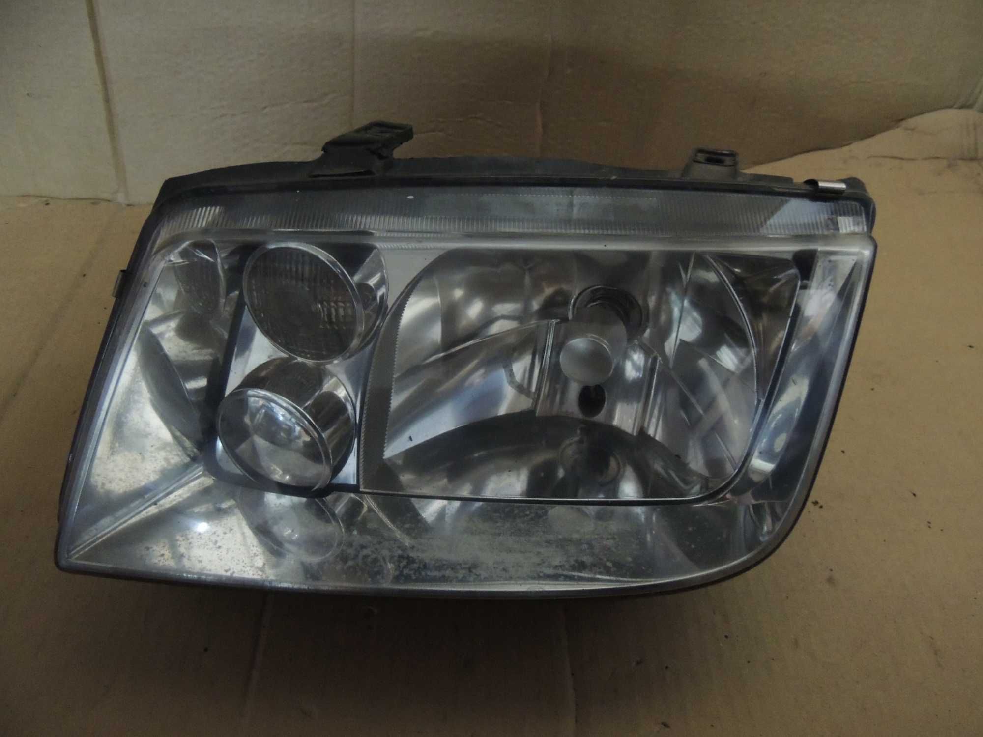 Lampa przednia lewa europejska Volkswagen Bora 99,00,01,02,03,04,05