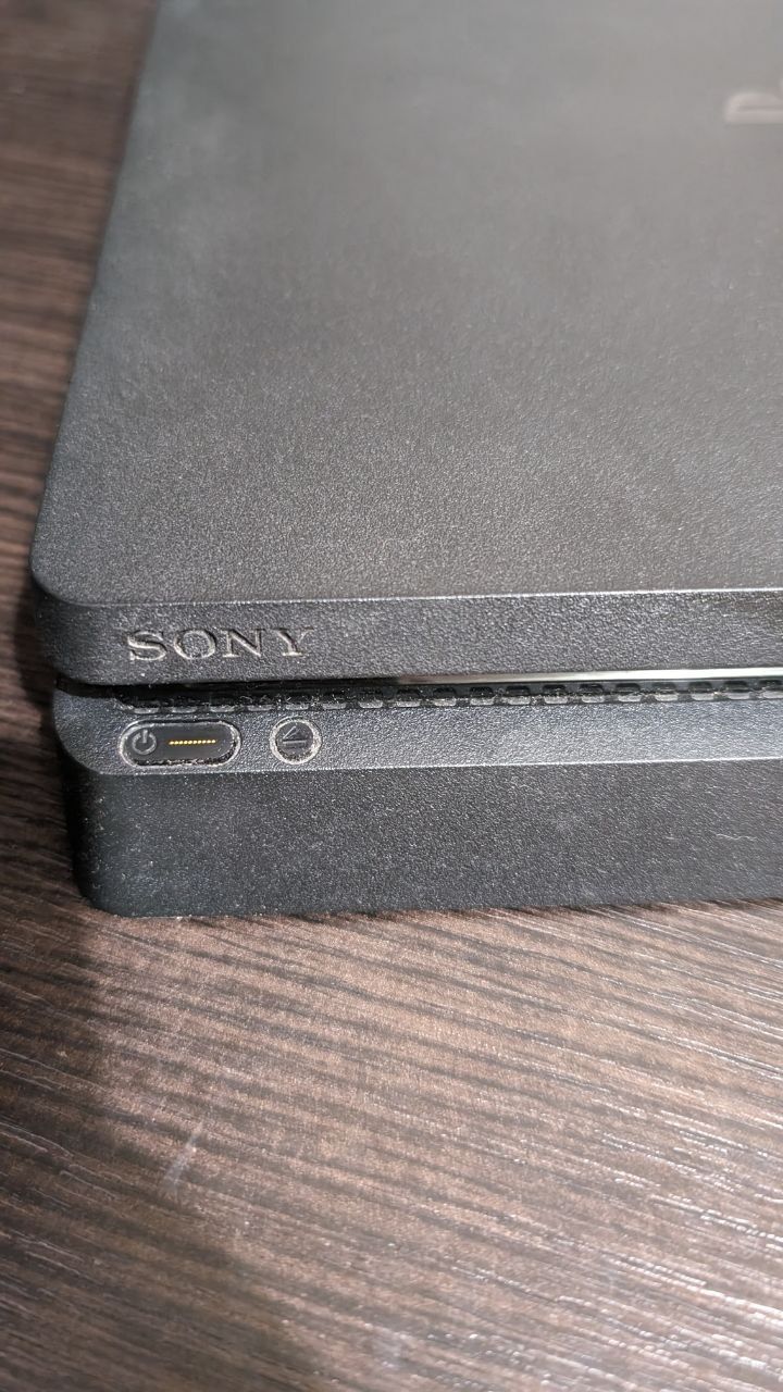 Sony PlayStation 4 slim 1TB
