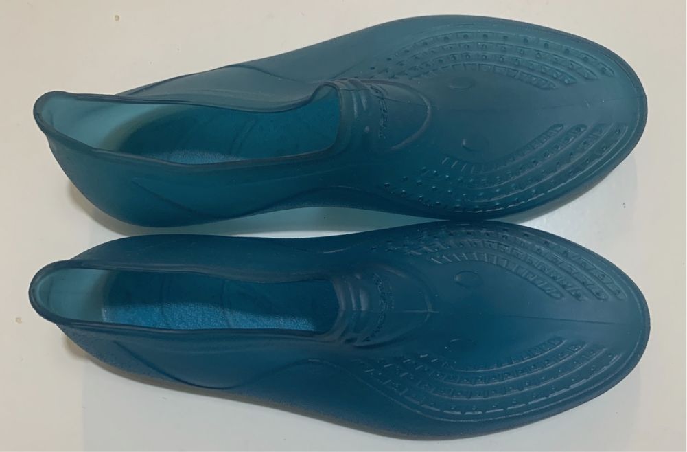 Hidroginástica: calçado anti-derrapante