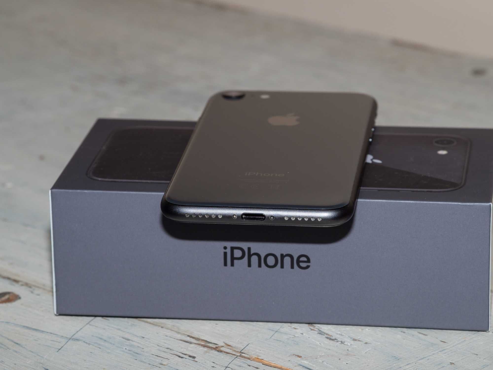 Sprzedam iPhone8 w bardzo dobrym stanie