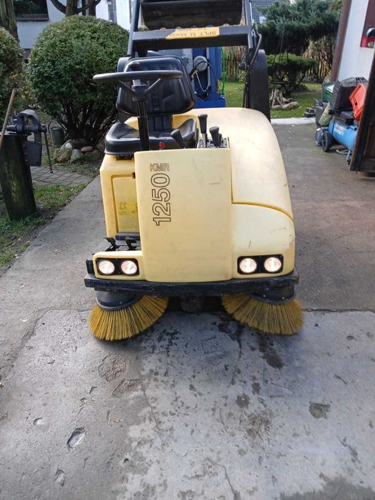 Zamiatarka samojezdna Karcher KMR 1250