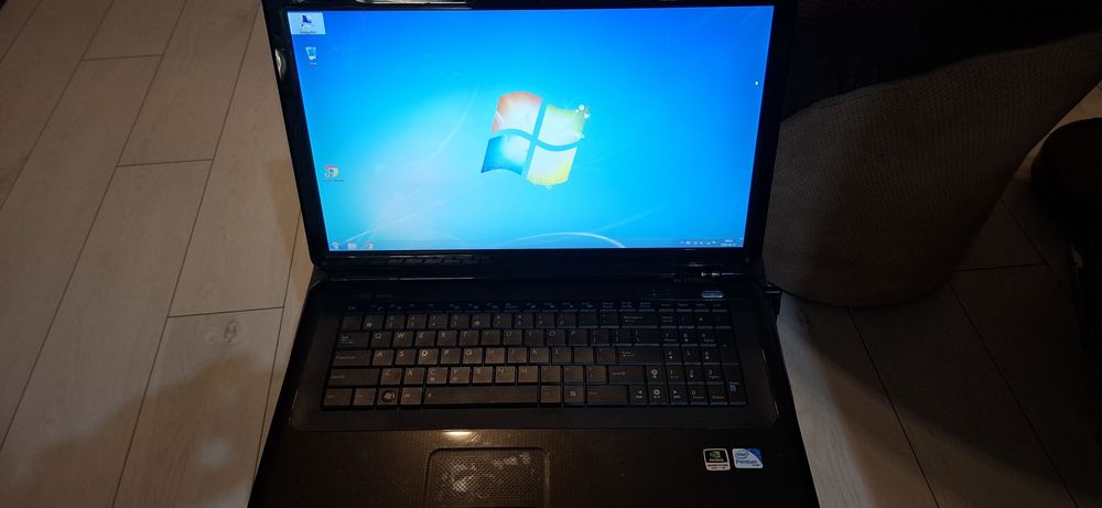 Laptop Asus w dobrym stanie