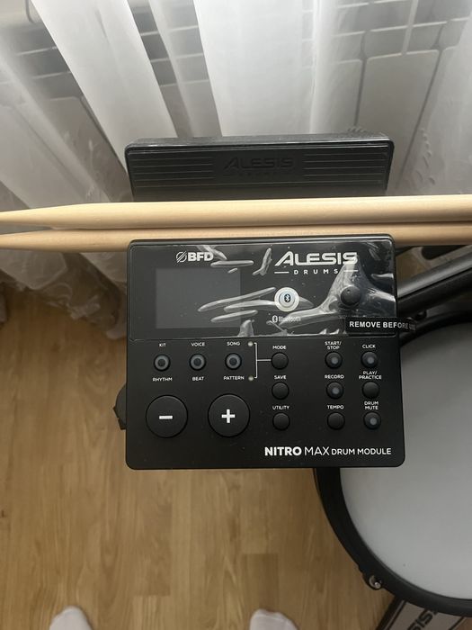 Продаються барабани Alesis Nitro Max