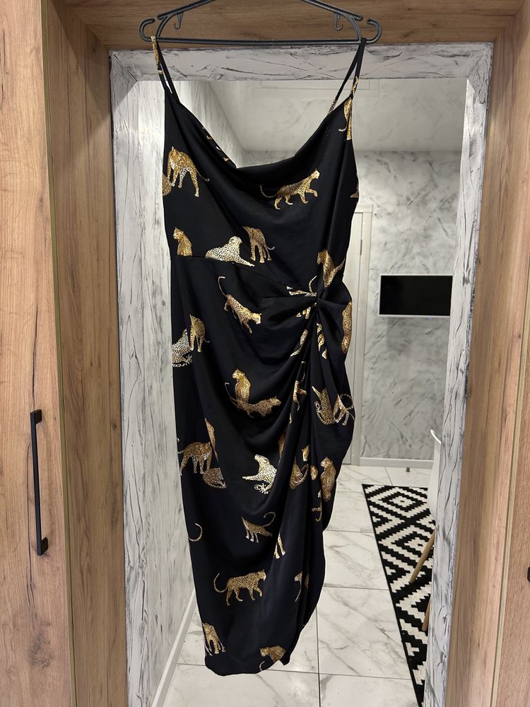 Чорна сукня сатінова шовкова в білизняному стилі комбінація леопардова