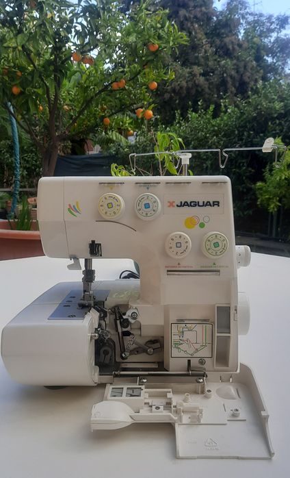 Оверлок Jaguar 880 D