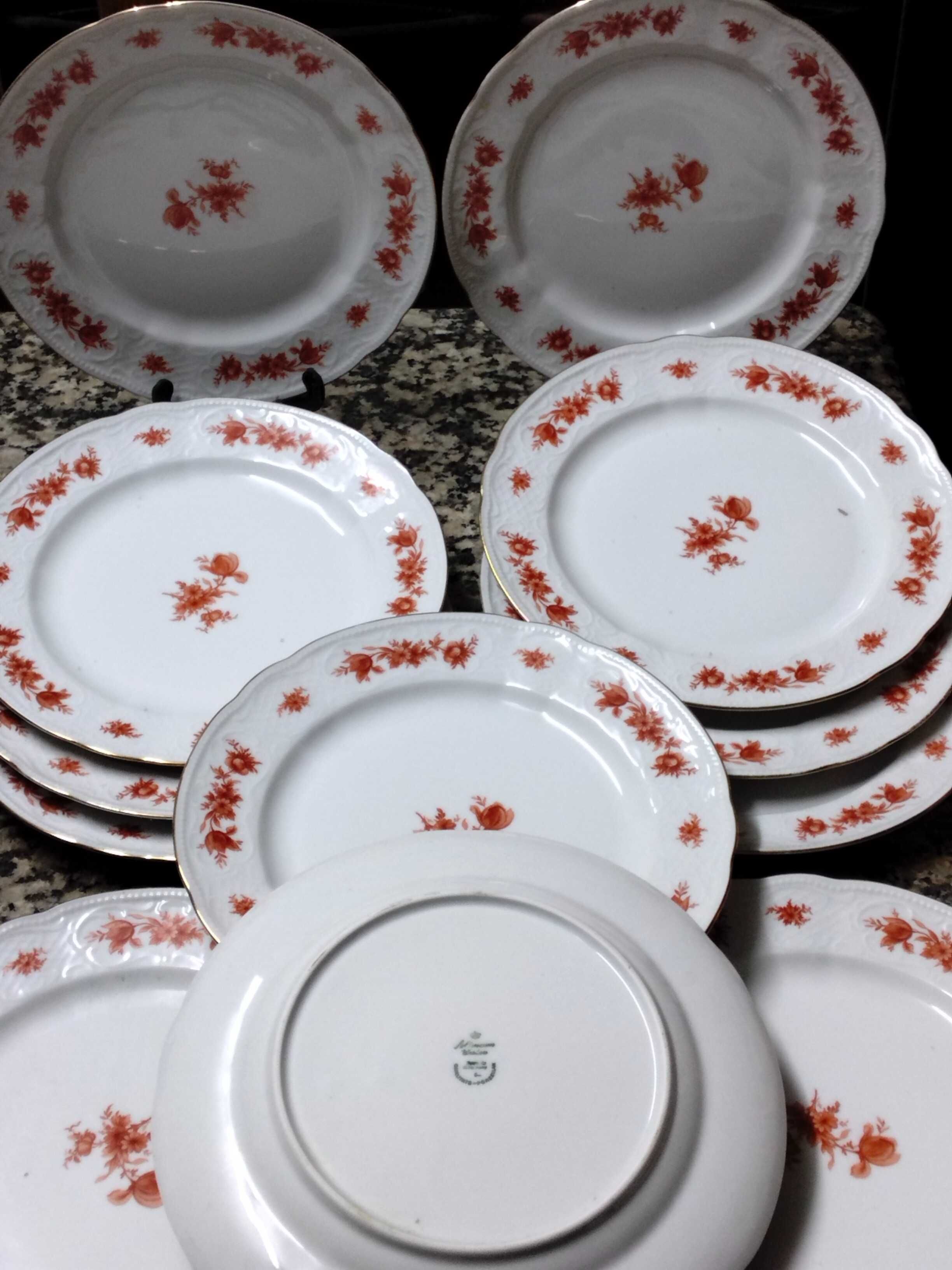 Peça decorativa LIMOGE com numeração entre outras coisas