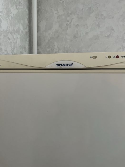 Продам морозильну камеру Snaige