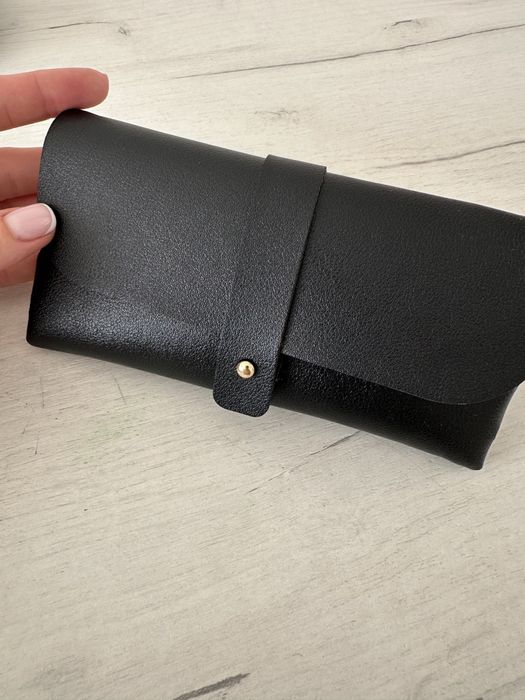 сонцезахисні окуляри з чохлом