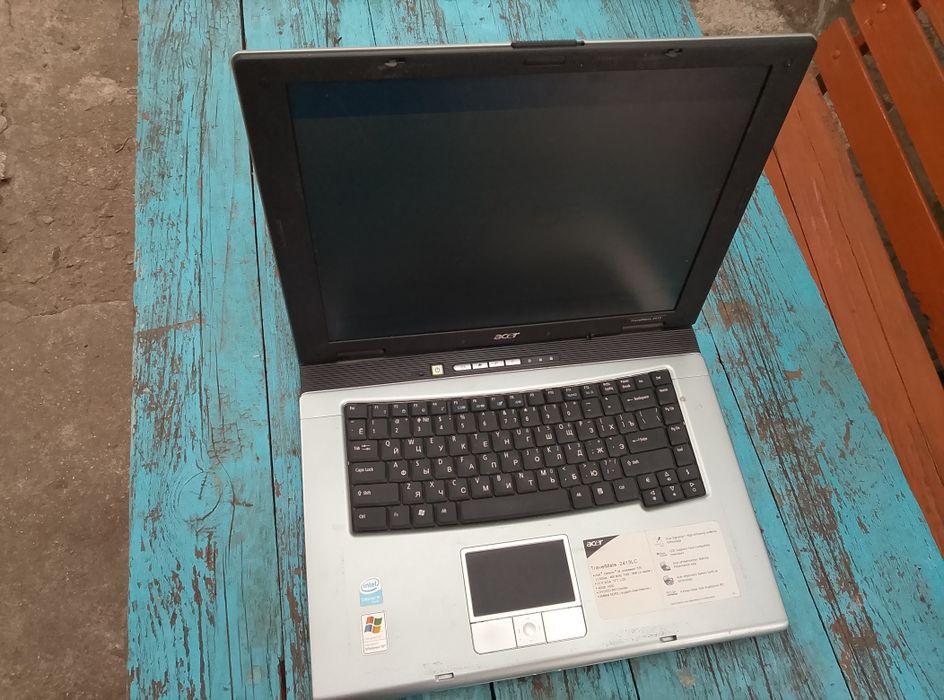 Ноутбук  Acer в робочому стані.