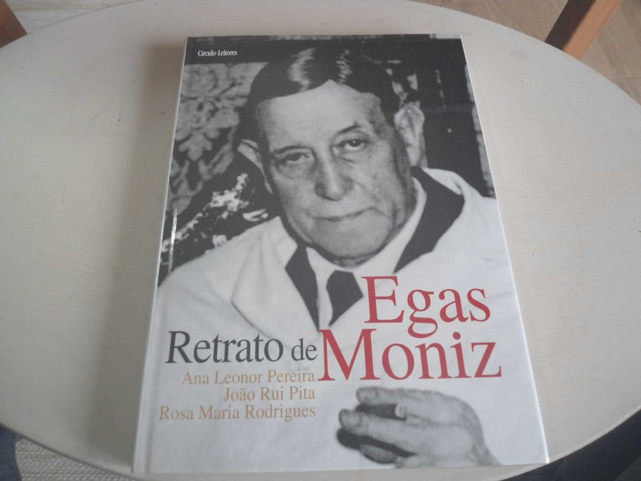 Retrato de Egas Moniz de Ana Leonor Pereira e outros