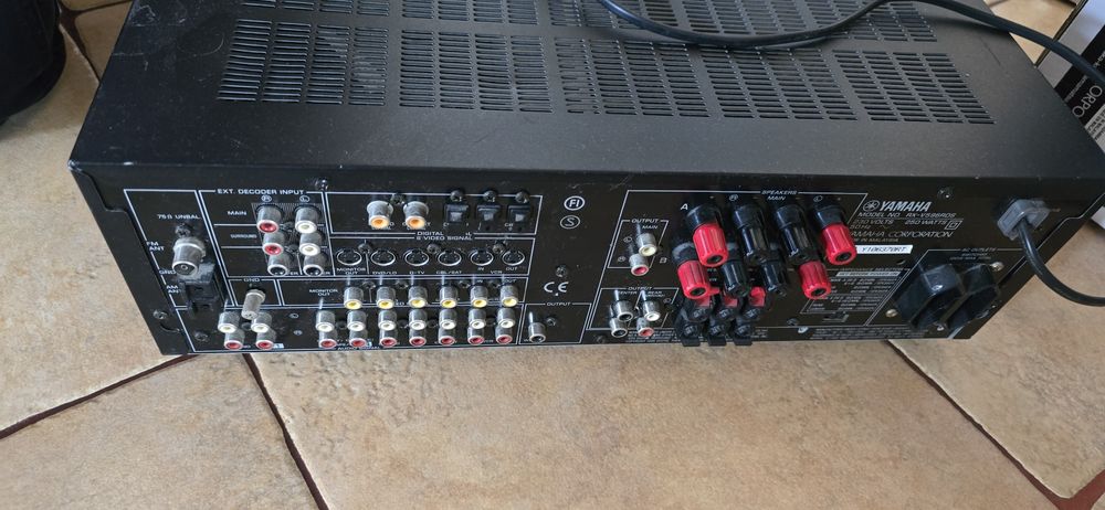 Amplituner Yamaha RX-V596RDS