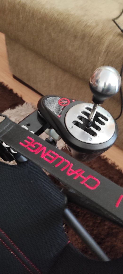 Thrustmaster TH8a como nova